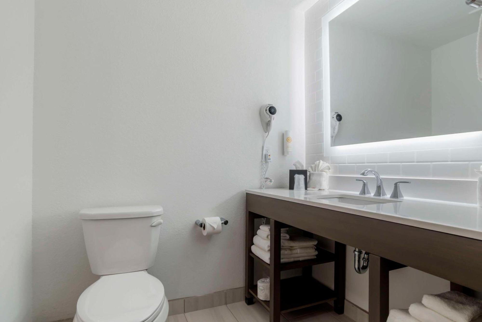 Comfort Inn & Suites Panama City Beach - Pier Park Area Extérieur photo