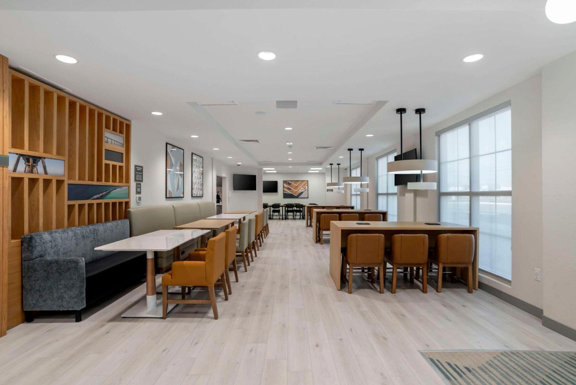 Comfort Inn & Suites Panama City Beach - Pier Park Area Extérieur photo